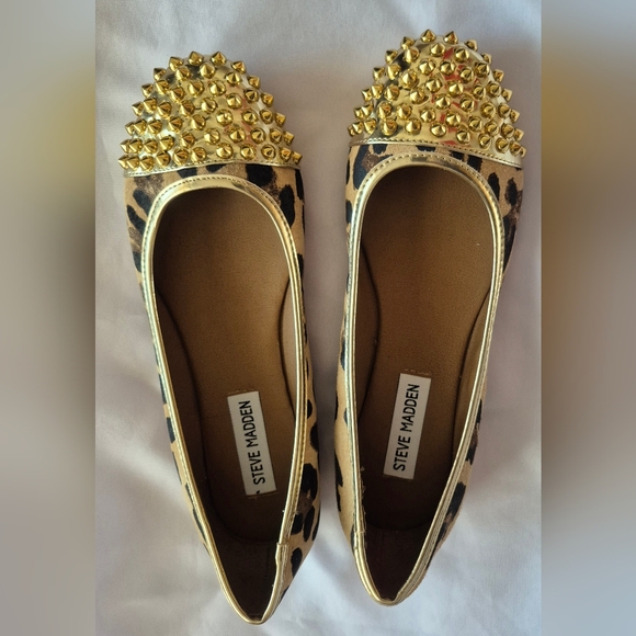 Steve Madden 7 Kimmmie Leopard Gold Spikes Studs Flats Animal Print NWOB - Picture 5 of 10